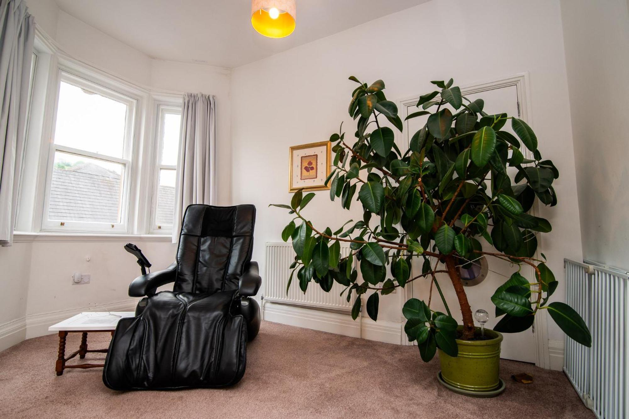 Spacious Retreat With River Views Near Peak District Matlock  Exterior photo